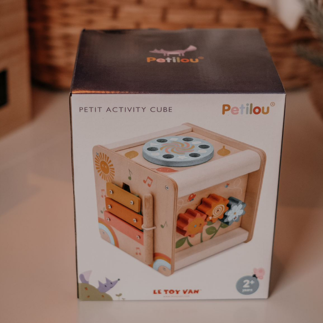 Petit cube d'activité Petilou Le Toy Van