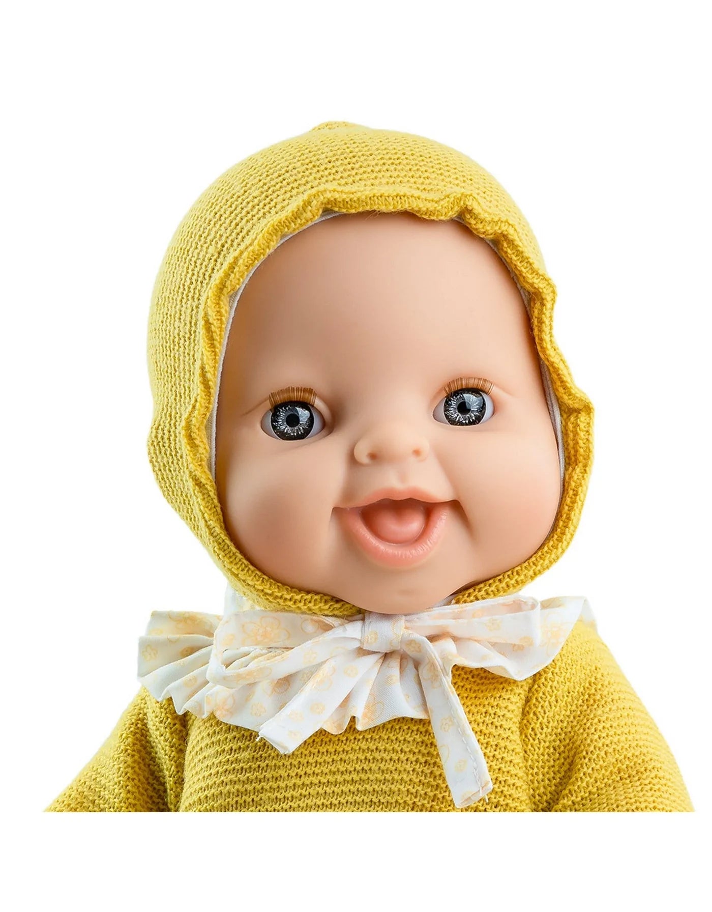 Chandail et bonnet moutarde avec short pour poupée Gordis Paola Reina