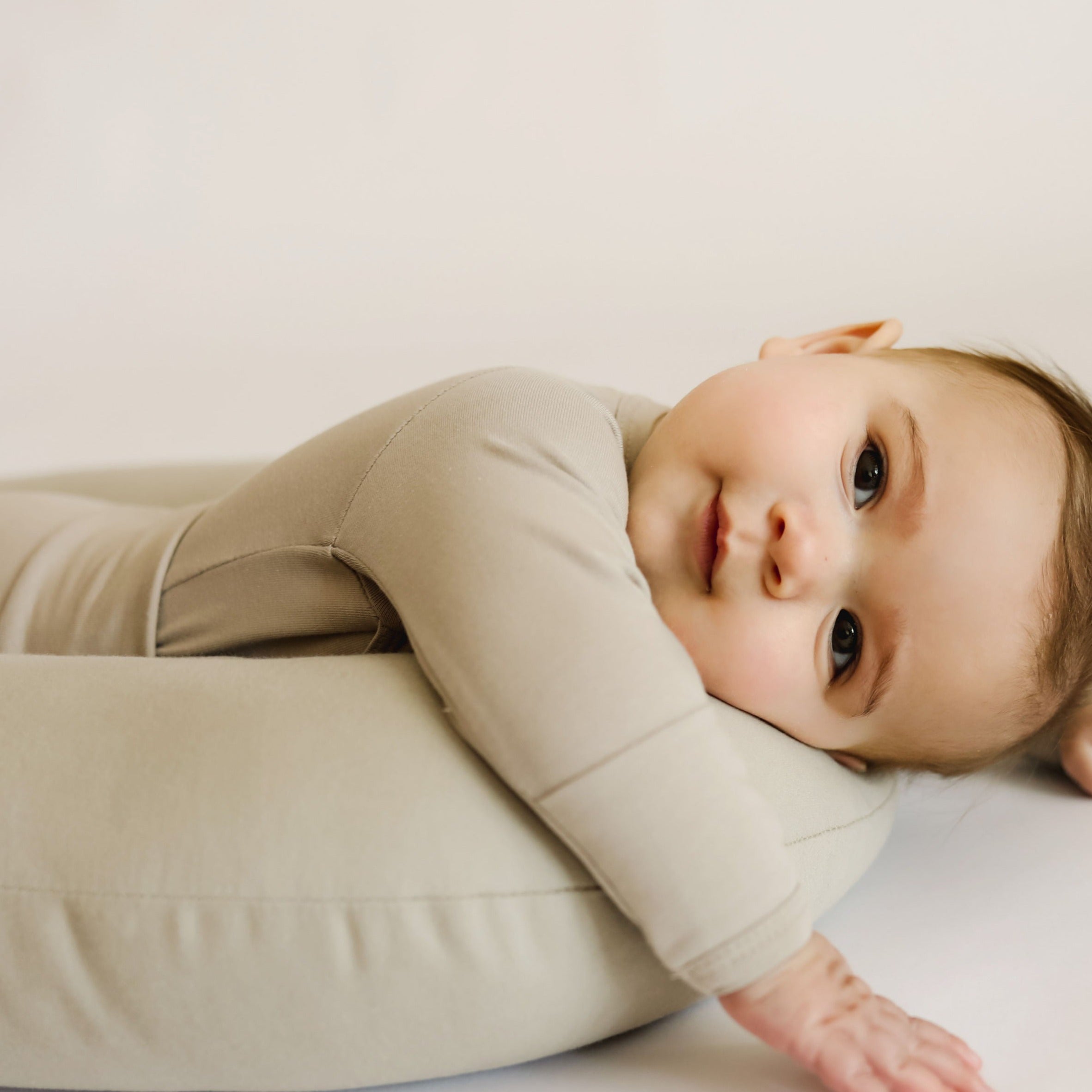 Coussin confort pour bébé Snuggle Me Organic™ - Bouleau