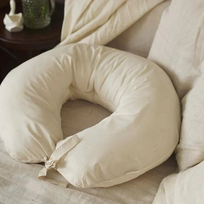 Coussin d'allaitement Avery Row - Camomille sauvage