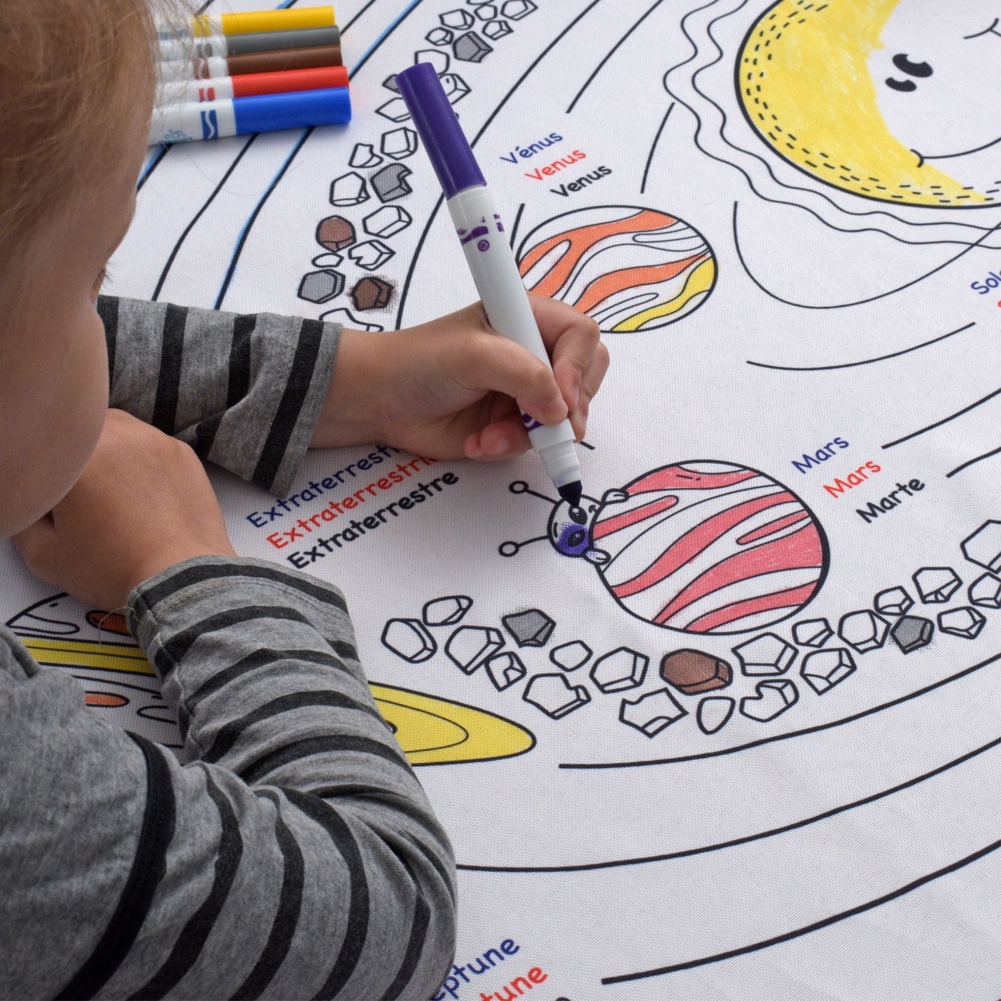 Nappe multilingue à colorier Bimoo - Planètes