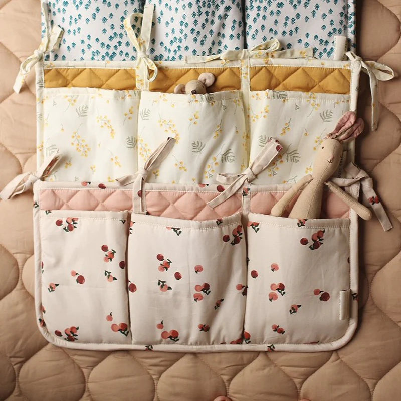 Pochette de rangement pour lit de bébé Avery Row - Pêches